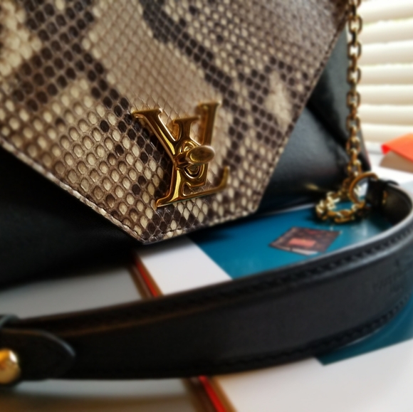 Louis Vuitton Love Note - Picture 5 of 16